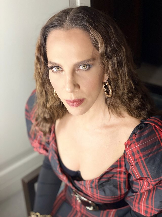Sertab Erener portresi
