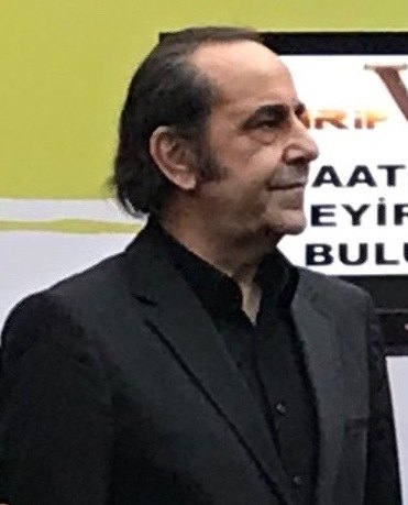 Özkan Uğur portresi