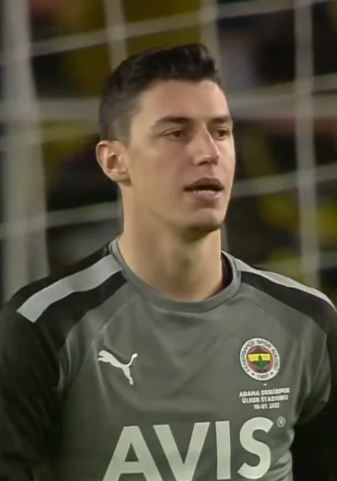 Berke Özer portresi