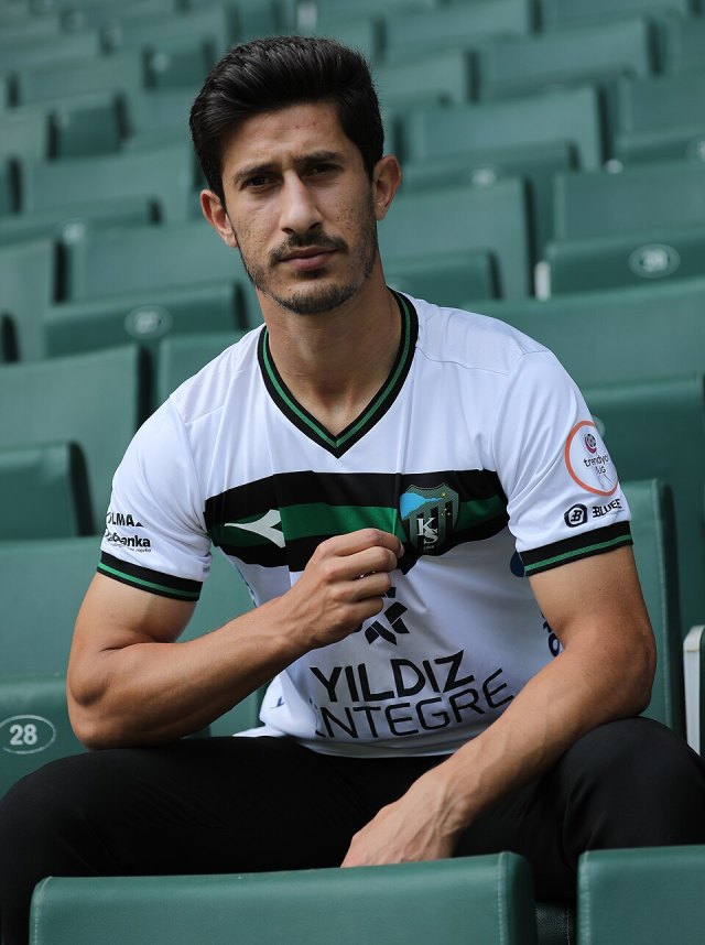 Burak Öksüz portresi