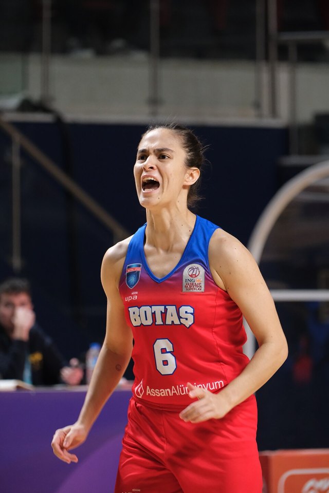 Büşra Akbaş portresi