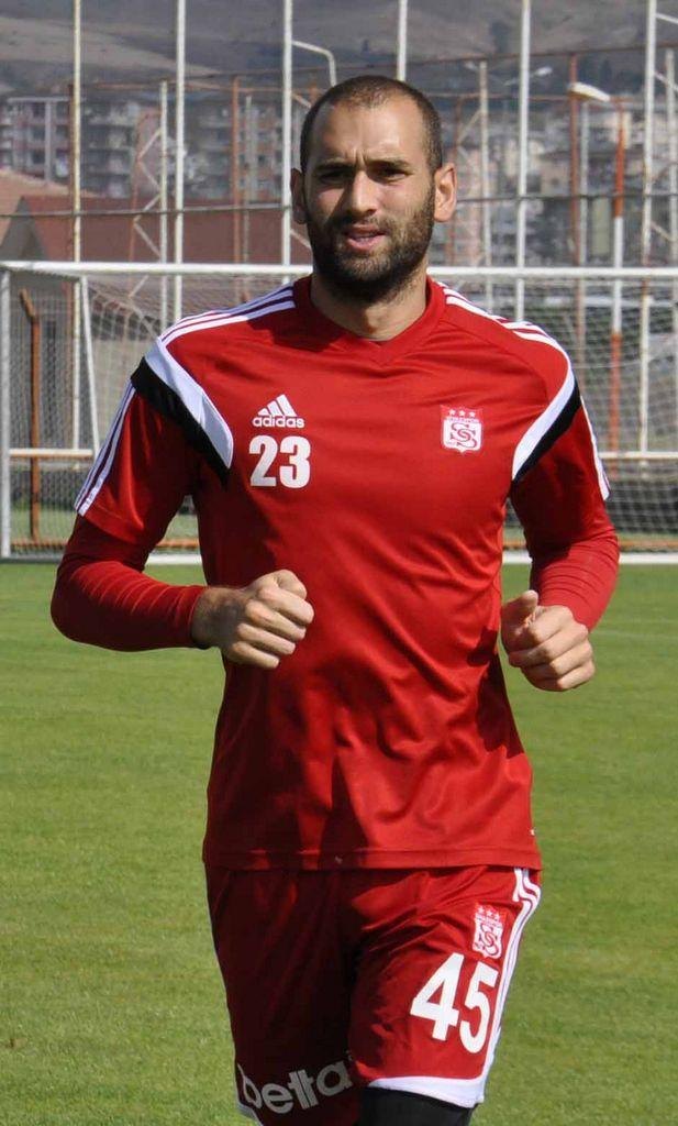 Deniz Öksüz portresi