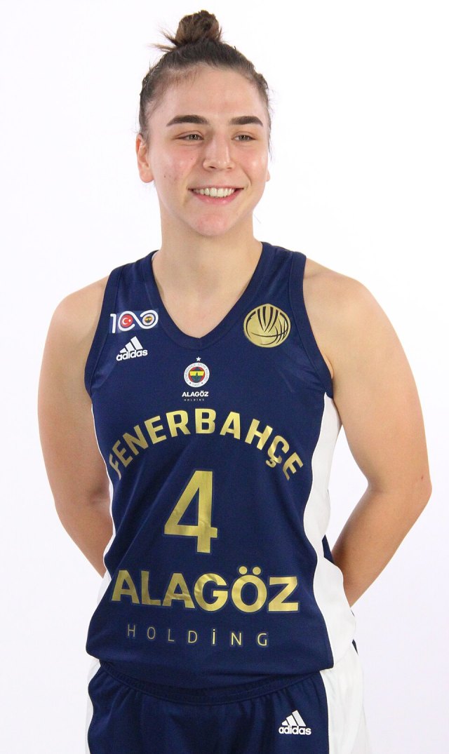 Duygu Özen portresi