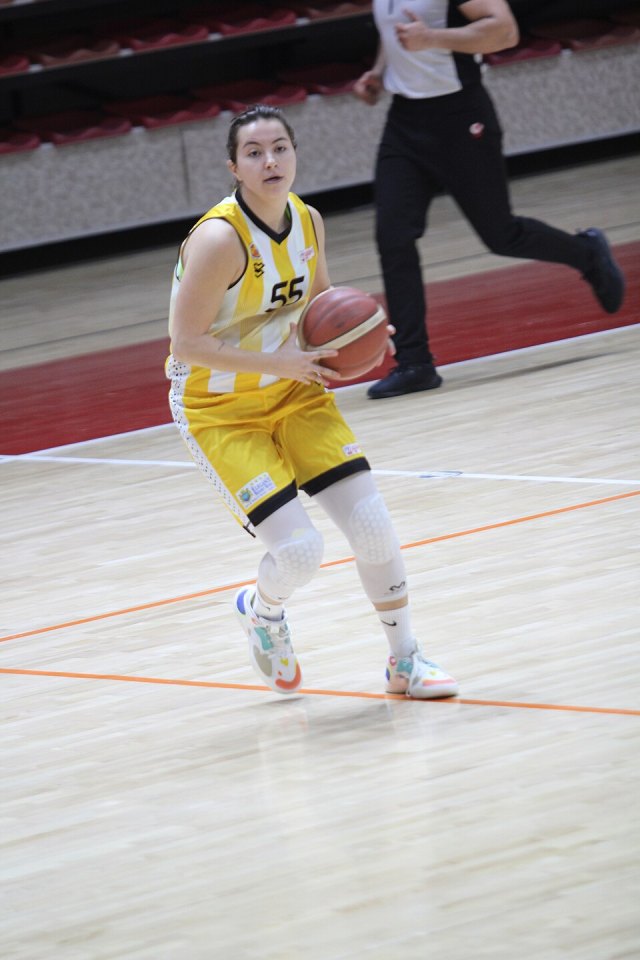 Ecem Erk portresi