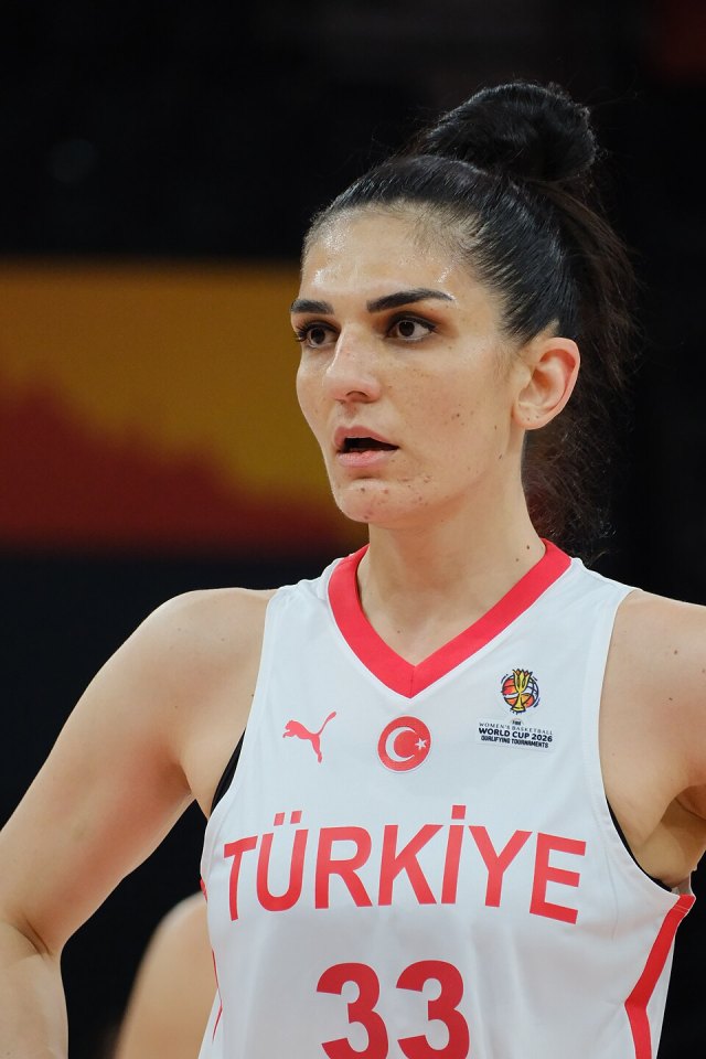 Esra Ural Topuz portresi