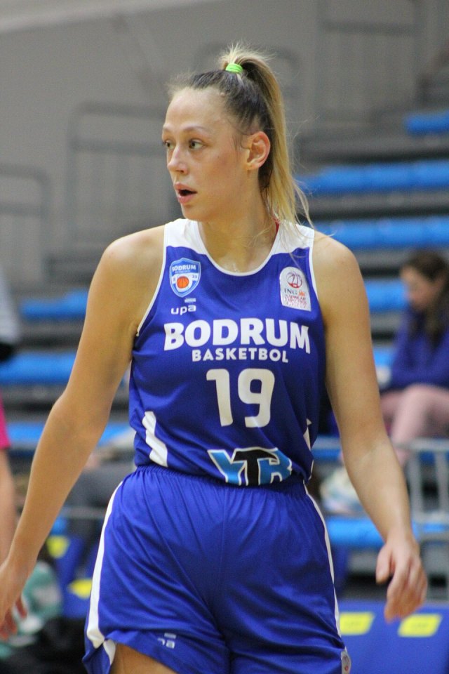 Gizem Tüzün portresi