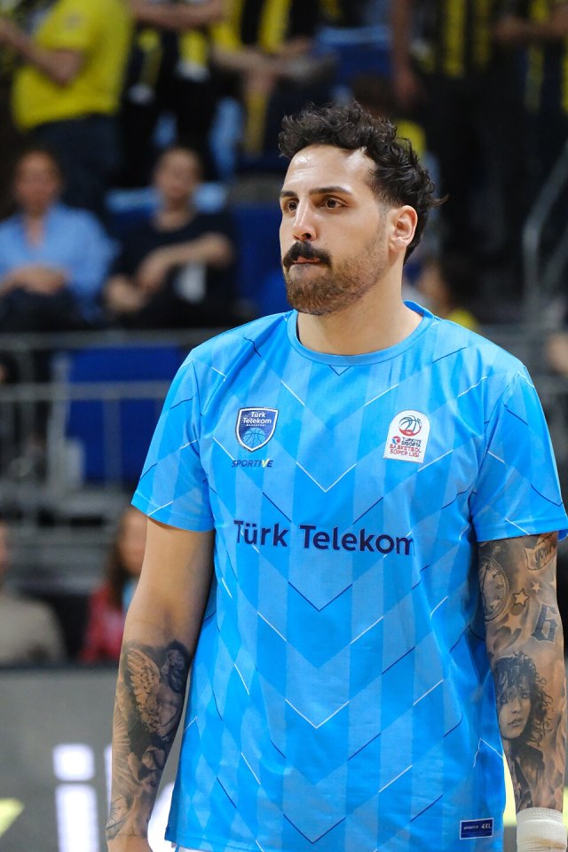 Mahir Ağva portresi