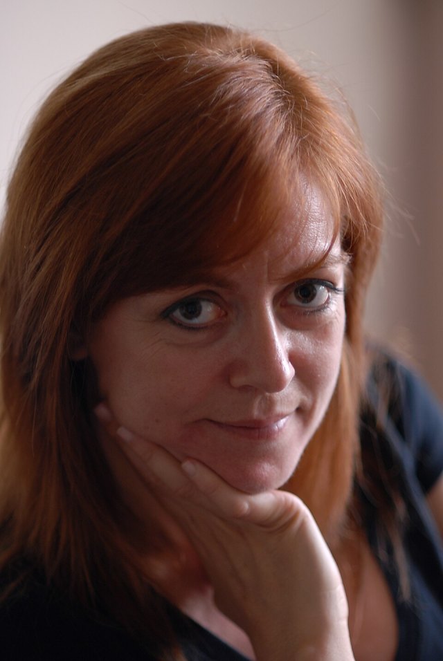 Emine Çaykara portresi