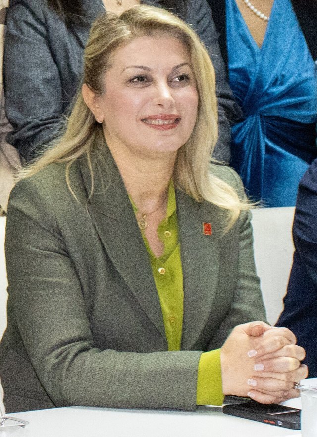 Asu Kaya portresi