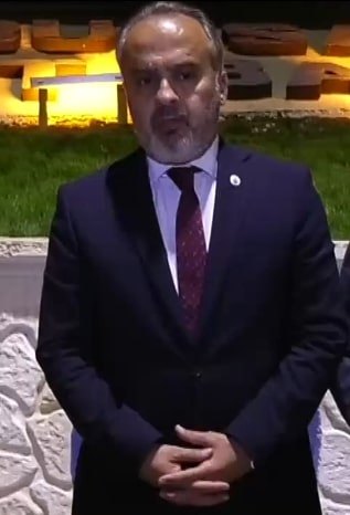 Alinur Aktaş portresi